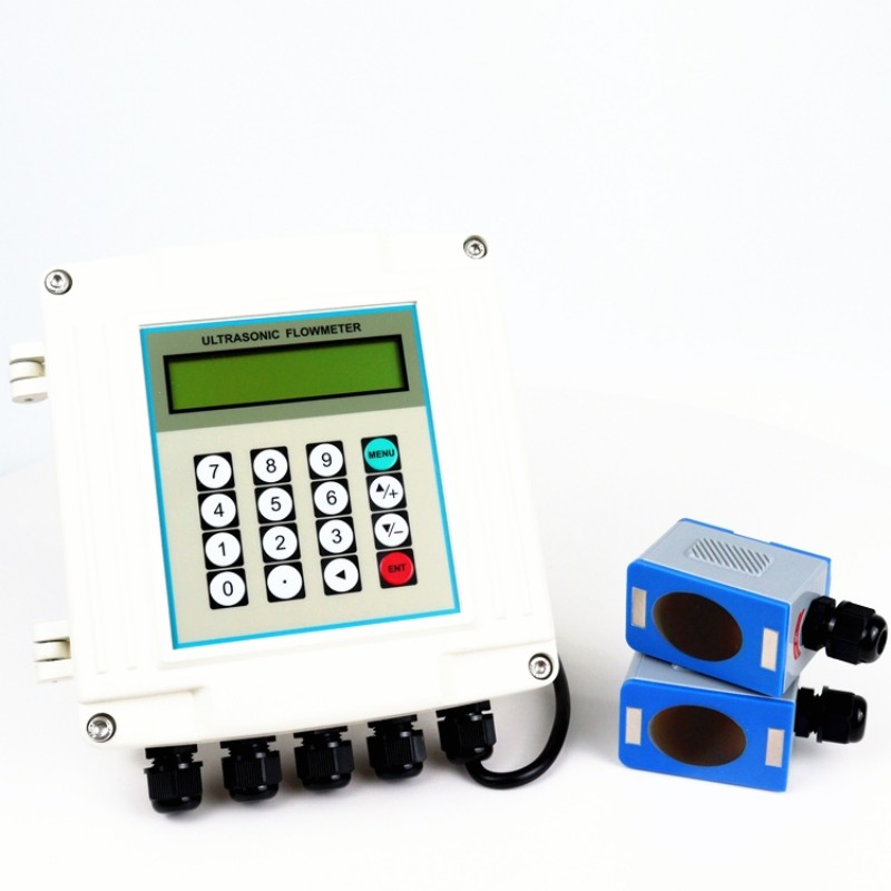 Clamp On Type Ultrasonic Water Flow Meter